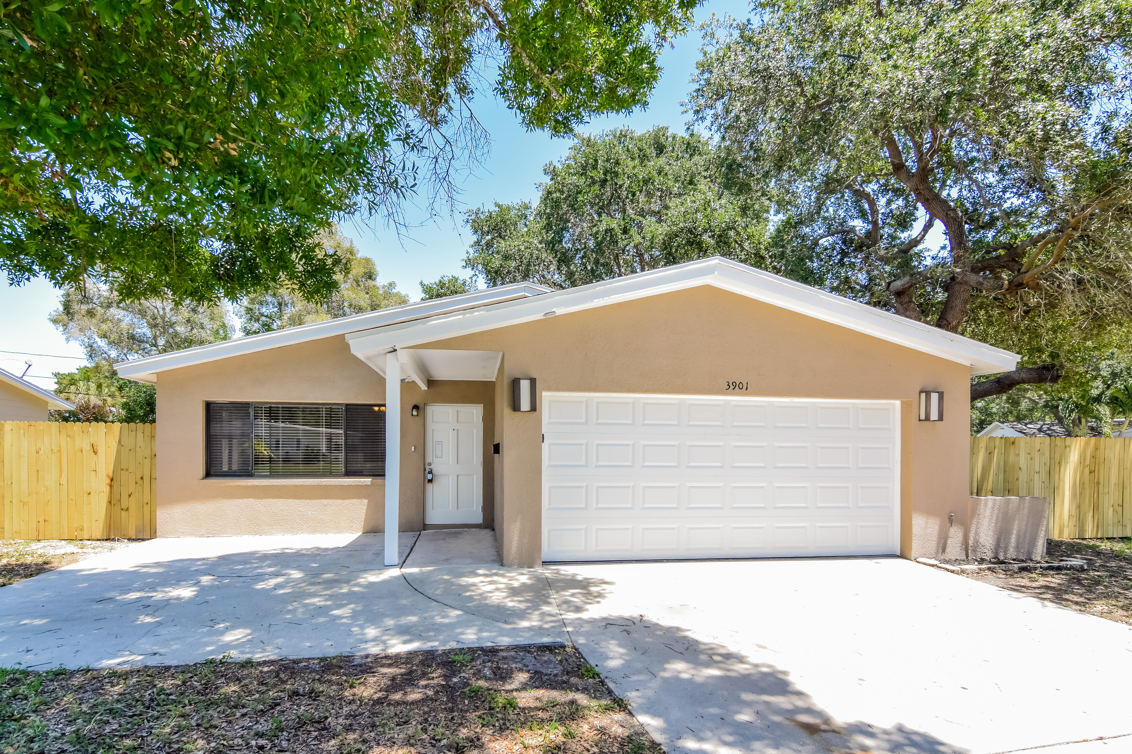 3901 Helena St NE St Petersburg, FL 33703